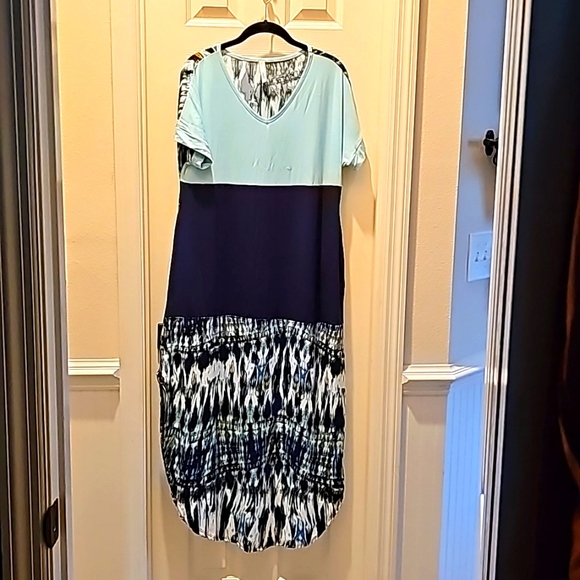 Small NWOT Maxi Dess with Pockets - Picture 1 of 1